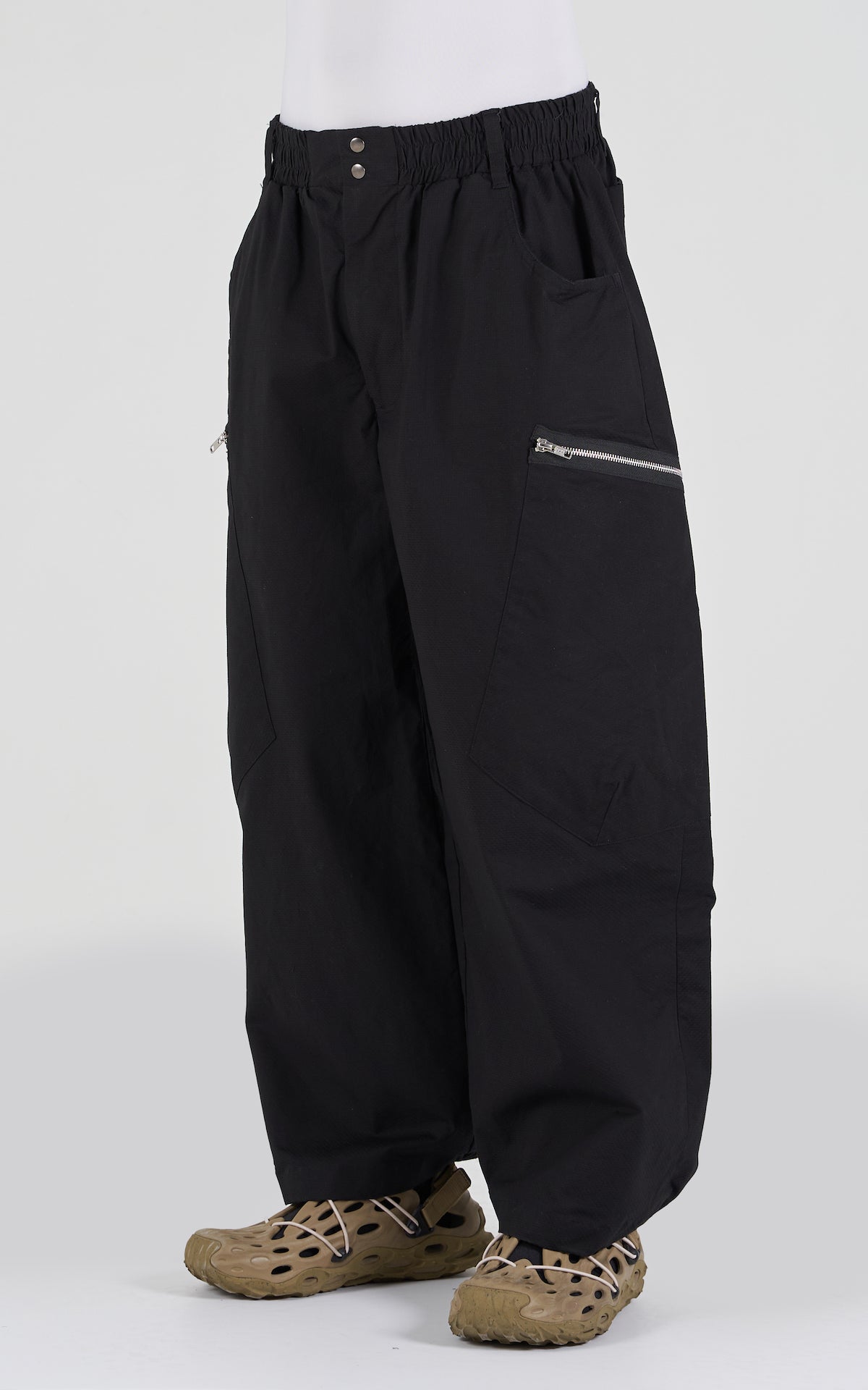 1. "HOMUBOI" Adjustable Big Pants