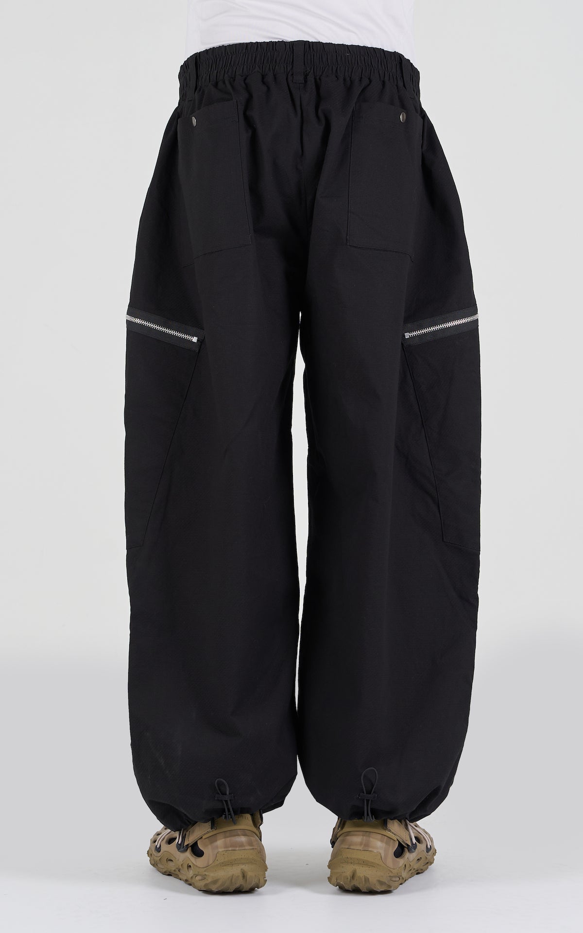 1. "HOMUBOI" Adjustable Big Pants