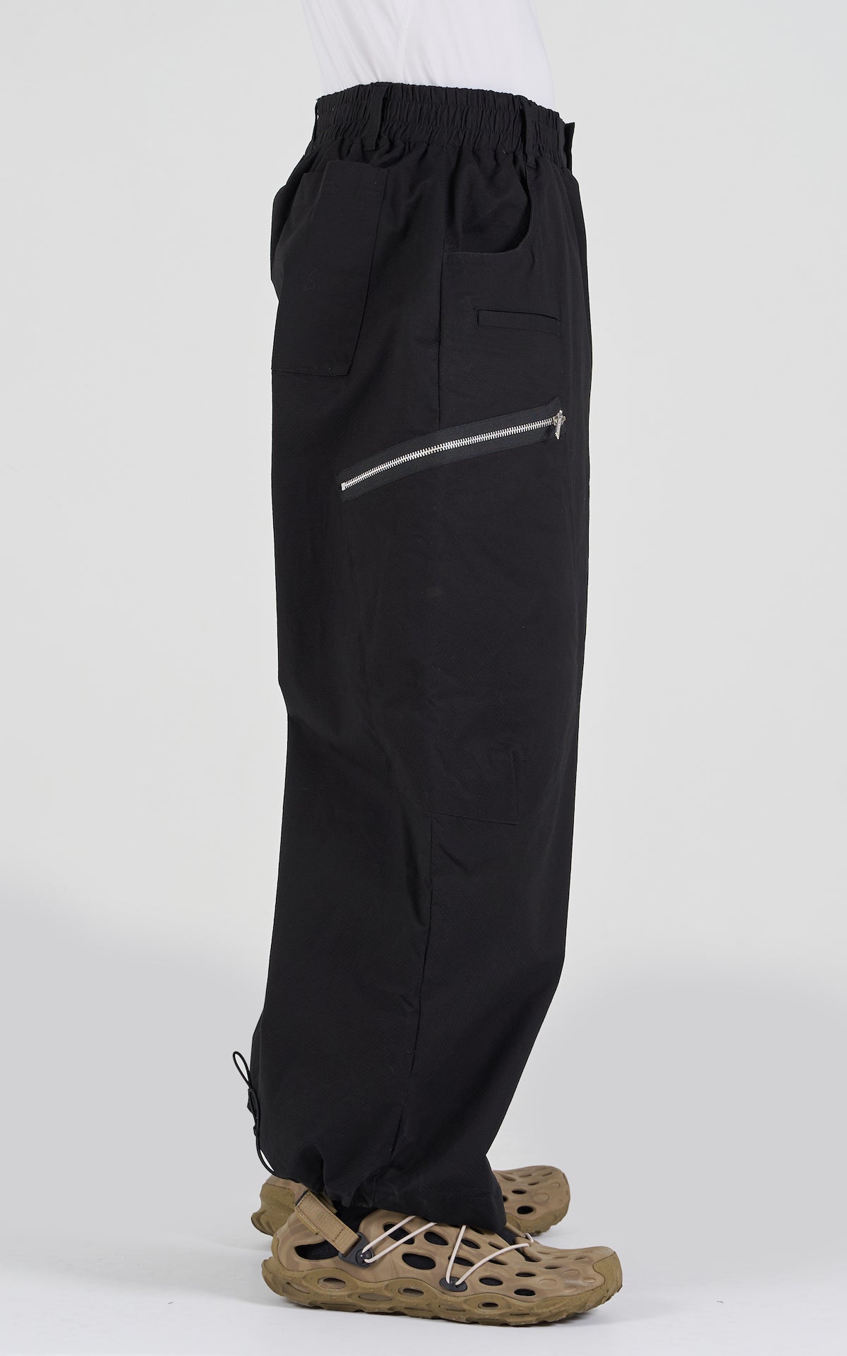 1. "HOMUBOI" Adjustable Big Pants