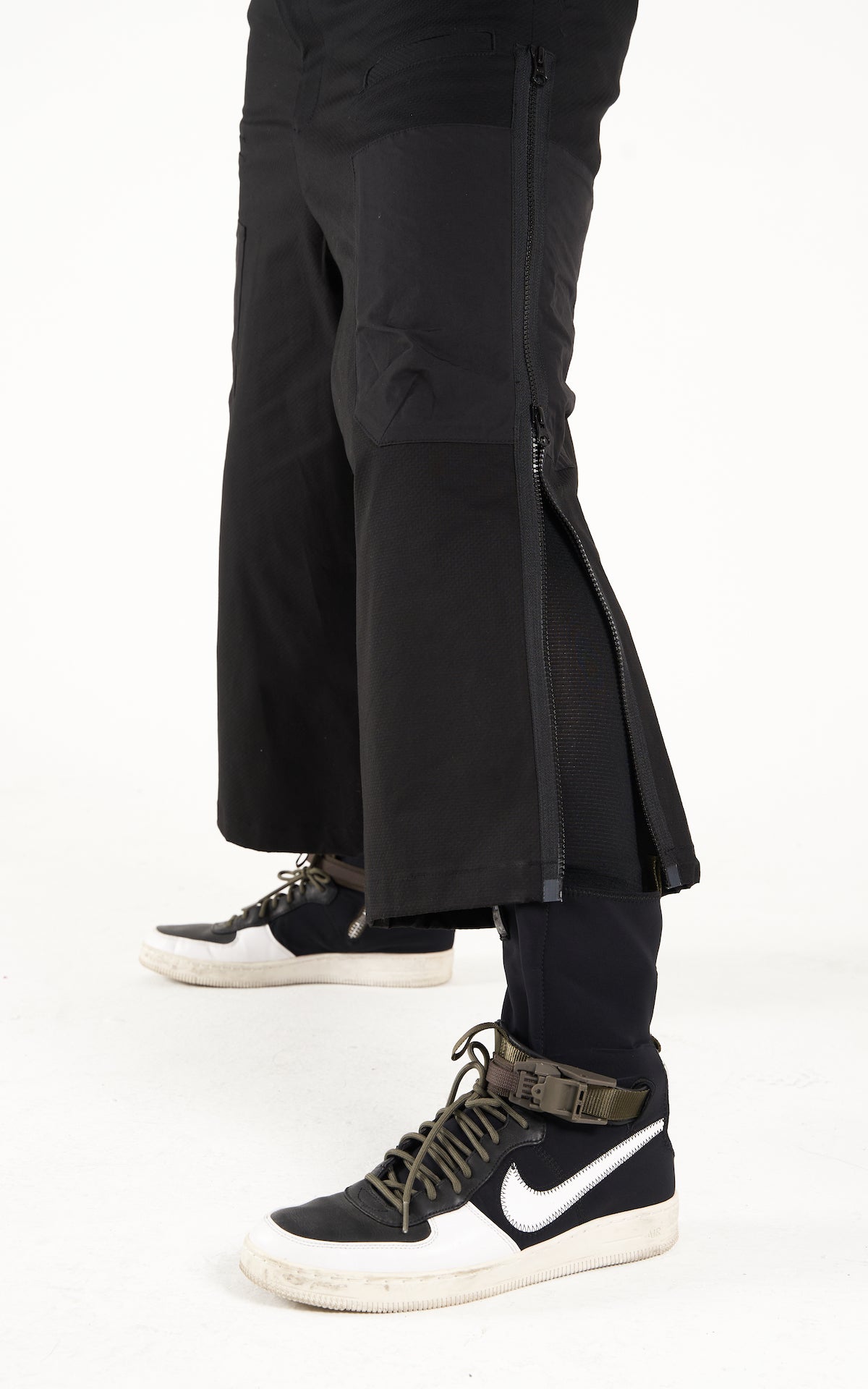 1. "IAIDŌ" Hakama Cargo Pants