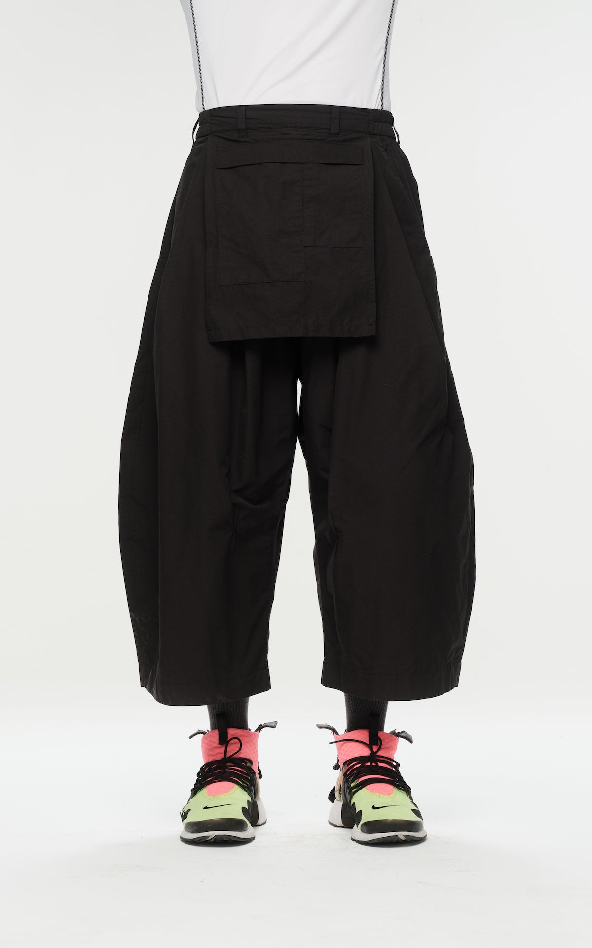 1. "YESCHEF" Cropped Wide Skirt Pants