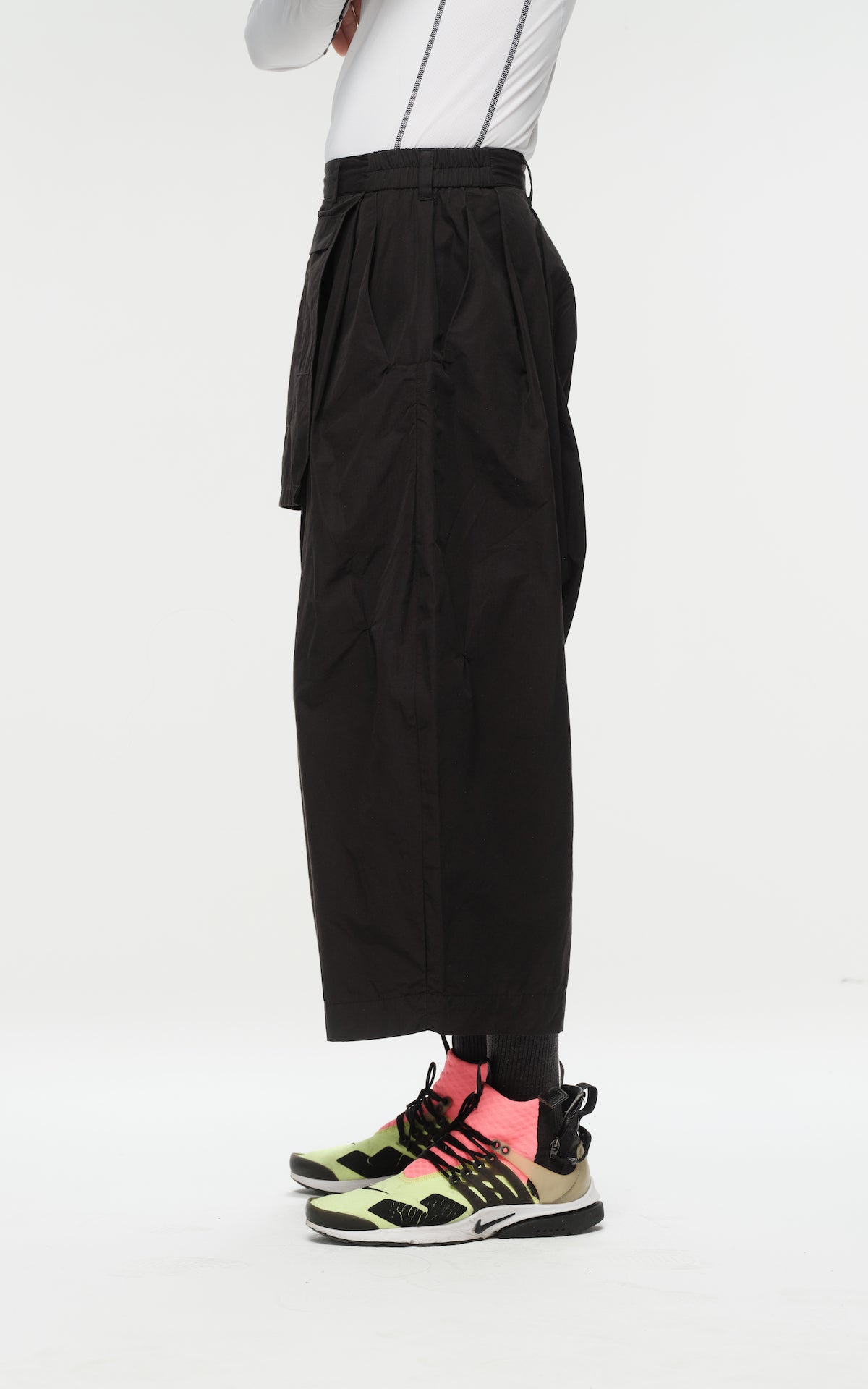 1. "YESCHEF" Cropped Wide Skirt Pants