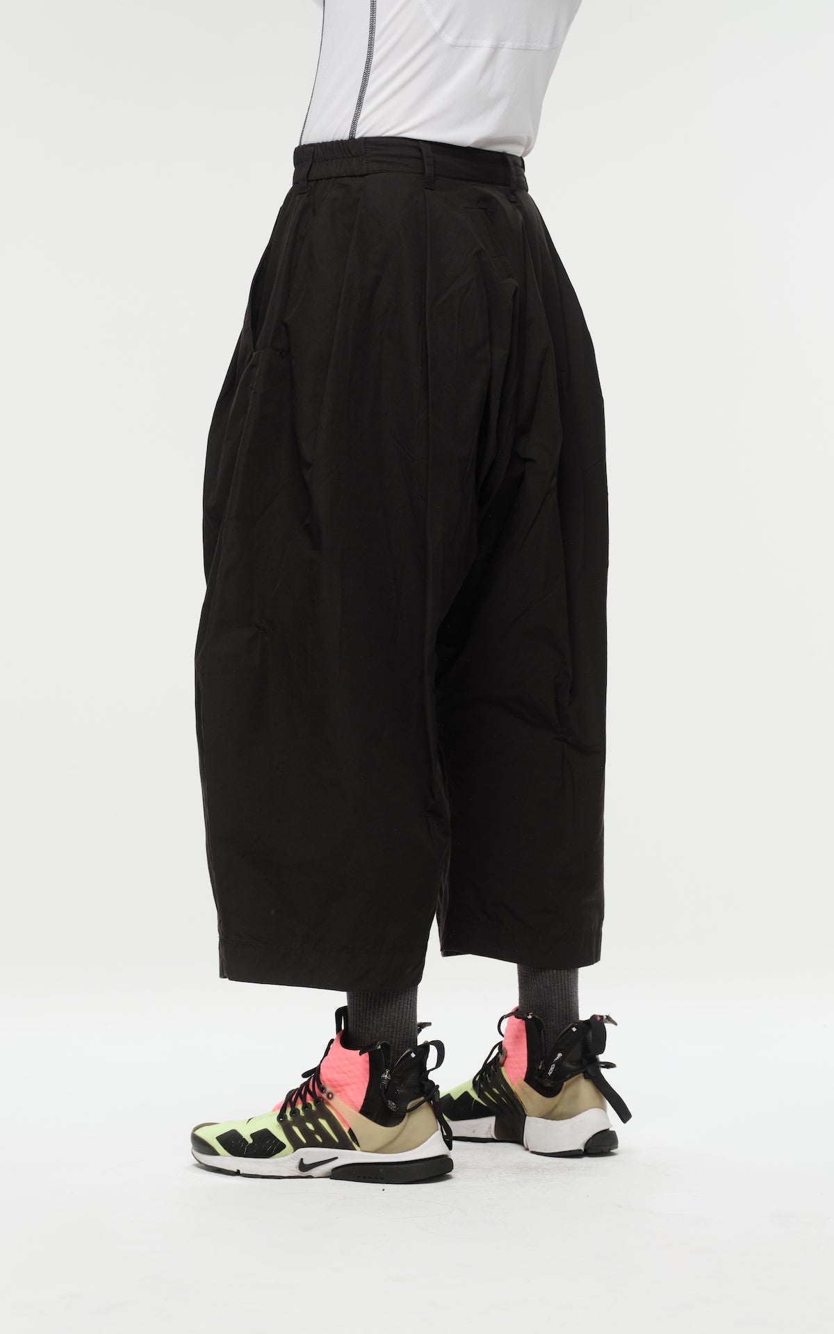 1. "YESCHEF" Cropped Wide Skirt Pants