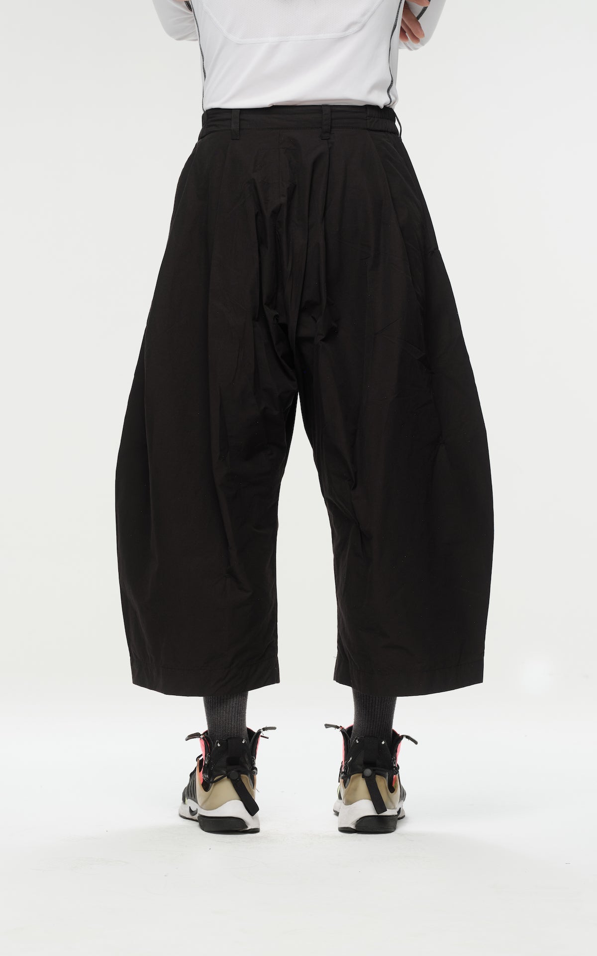 1. "YESCHEF" Cropped Wide Skirt Pants