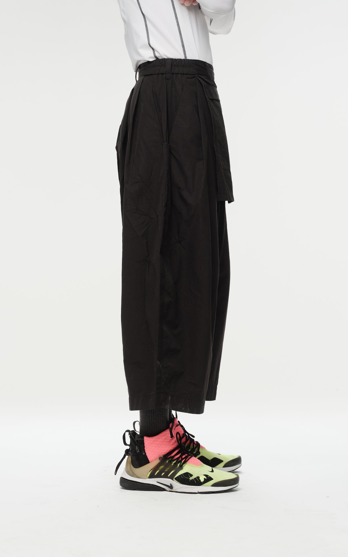 1. "YESCHEF" Cropped Wide Skirt Pants