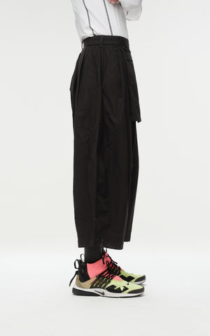 1. "YESCHEF" Cropped Wide Skirt Pants